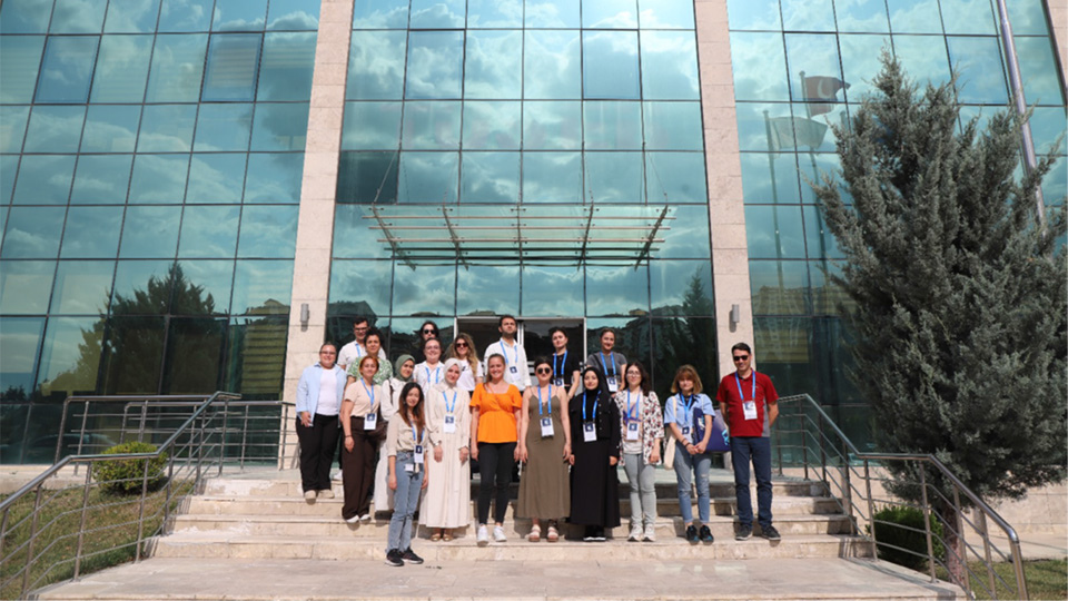 BİYAŞAM Eğitim Serileri Ökaryotik Sistemlerde Uygulamalı Gen Aktarımı Eğitimi Gerçekleştirildi