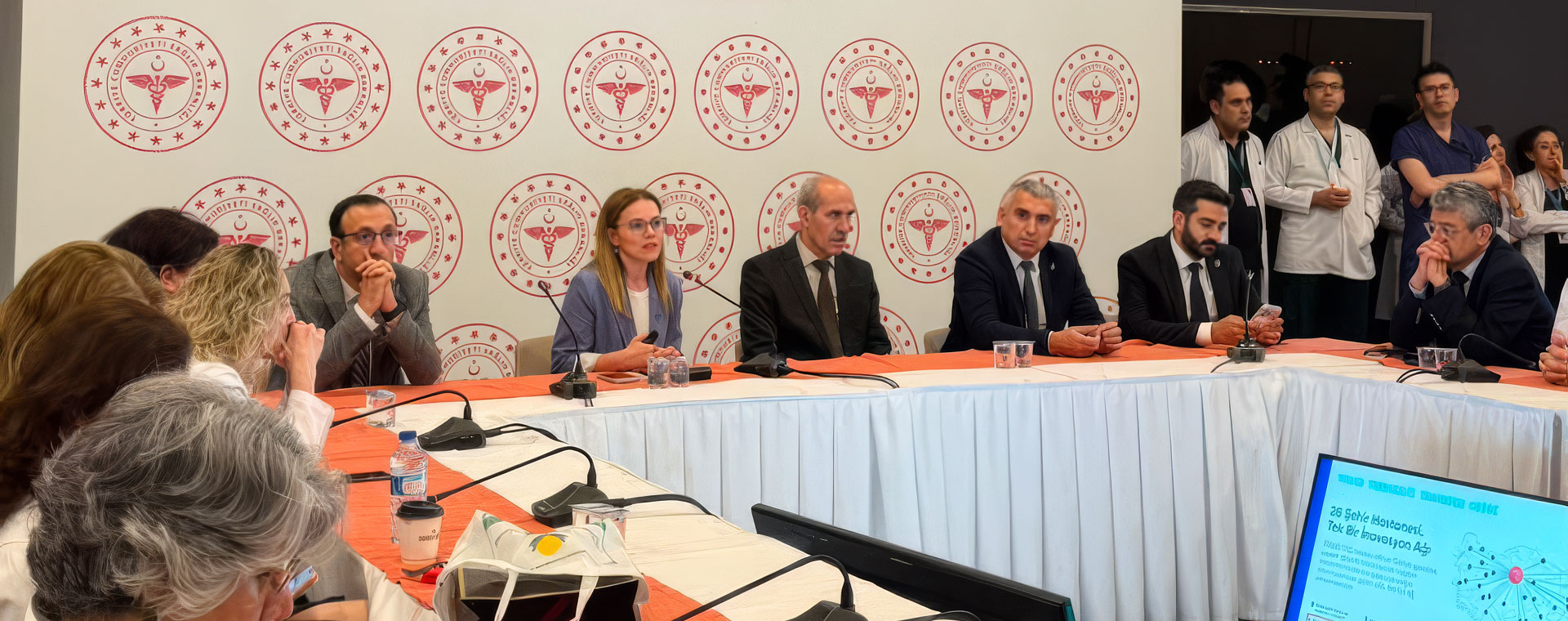 Başakşehir Çam ve Sakura Şehir Hastanesinde “Üreten Sağlık Modelinde TÜSEB’in Rolü Bilgilendirme Toplantısı" Gerçekleştirildi