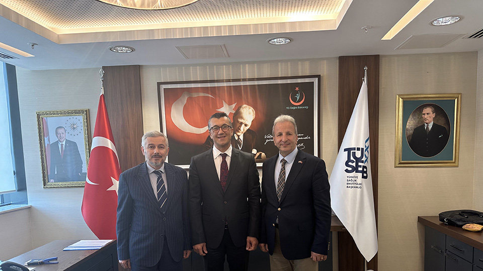 Sağlık Bilimleri Üniversitesi Hamidiye Tıp Fakültesi Dekanı ve Dekan Yardımcısı TÜSEB Başkanı Prof. Dr. Ümit KERVAN’a Nezaket Ziyaretinde Bulundu