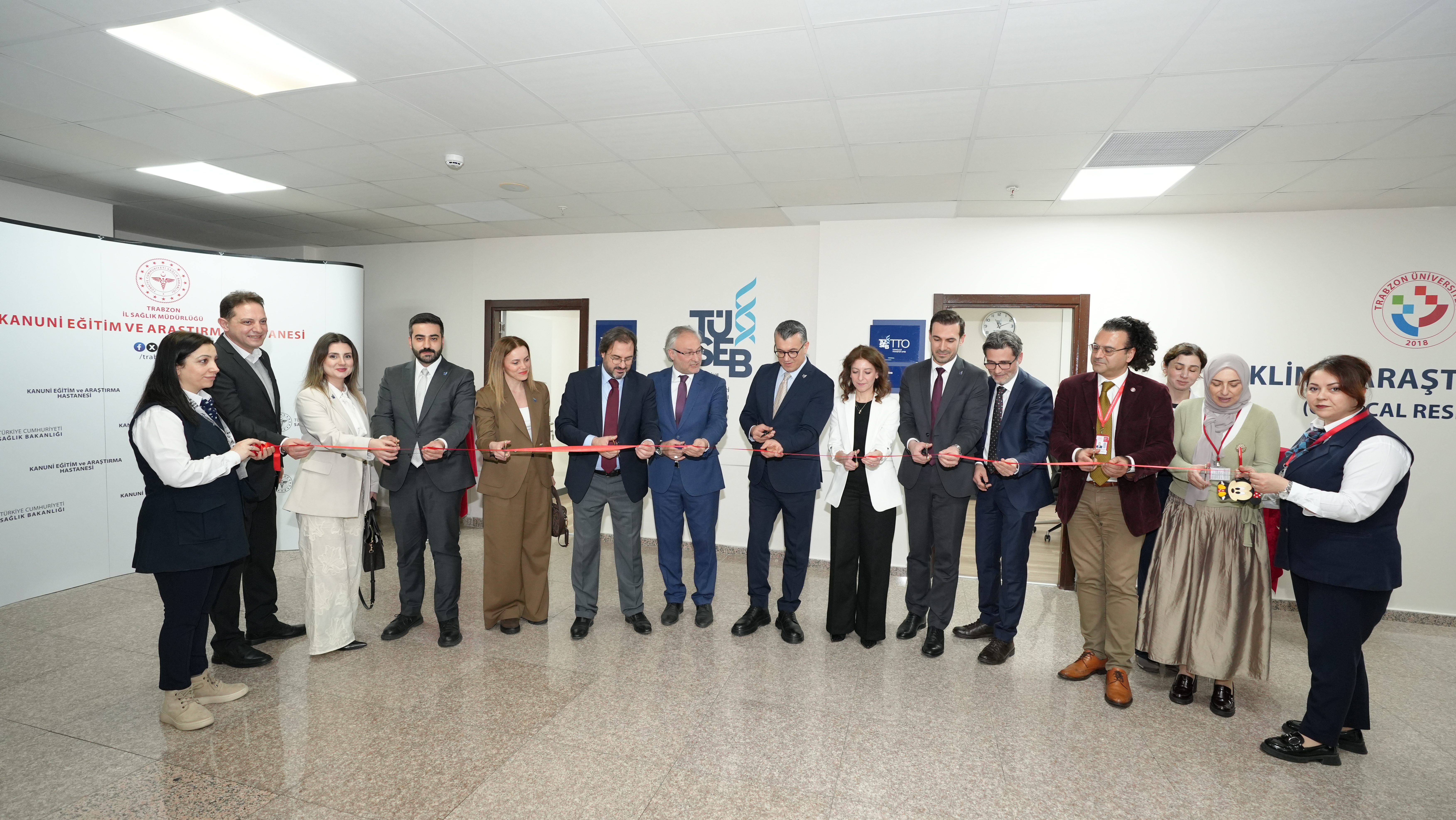 saglikli-turkiye-yuzyilinda-bir-adim-daha-trabzon-kanuni-egitim-ve-arastirma-hastanesi039nde-tto-subesi-acildi-20260506