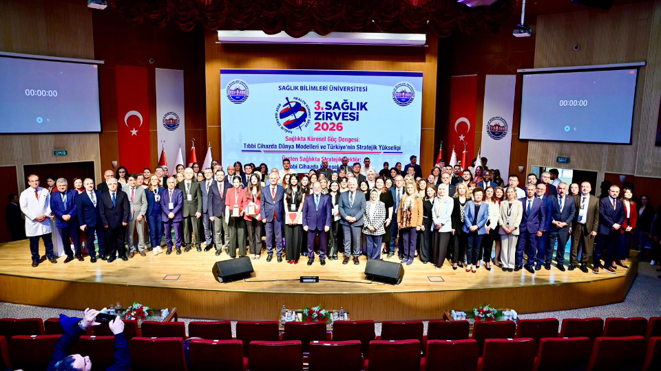 tuseb-baskani-prof-dr-umit-kervan-saglik-bilimleri-universitesi-tarafindan-duzenlenen-3saglik-zirvesi-2026-programina-katilim-sagladi-20260515