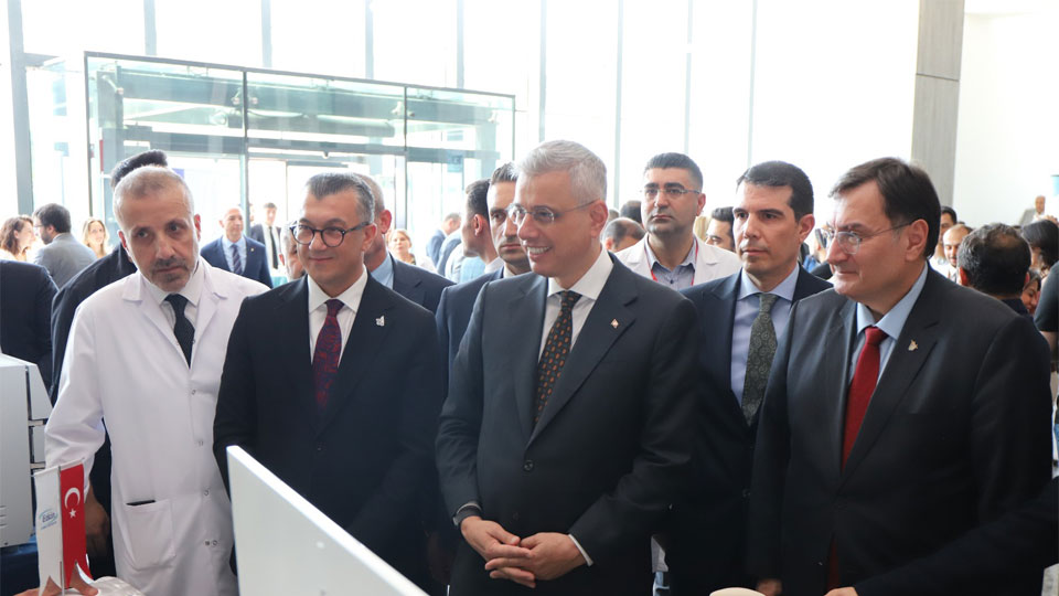 saglikta-yerlilesme-ve-stratejik-is-birligi-etkinligi-ve-yerli-urun-tanitim-gunleri-basariyla-gerceklestirildi-20260629