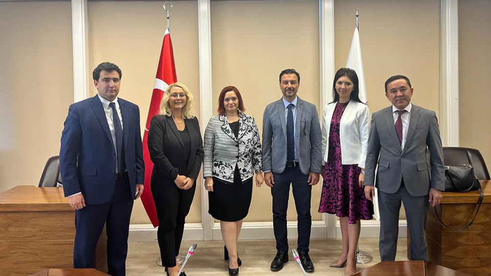 Özbekistan Sağlık Yöneticileri Bilgilendirme Toplantısı Gerçekleştirildi