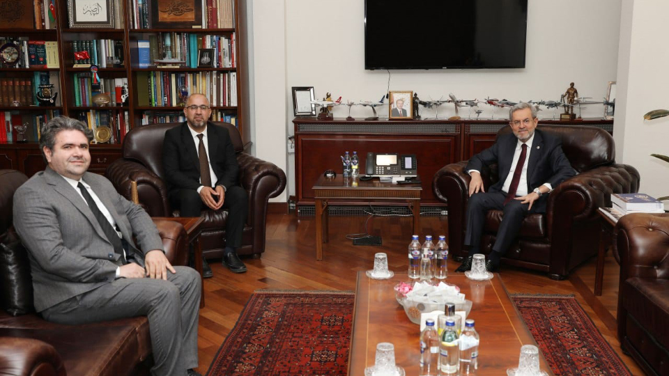 TÜSKA Enstitüsü Başkanı Ankara Üniversitesi Rektörünü Ziyaret Etti
