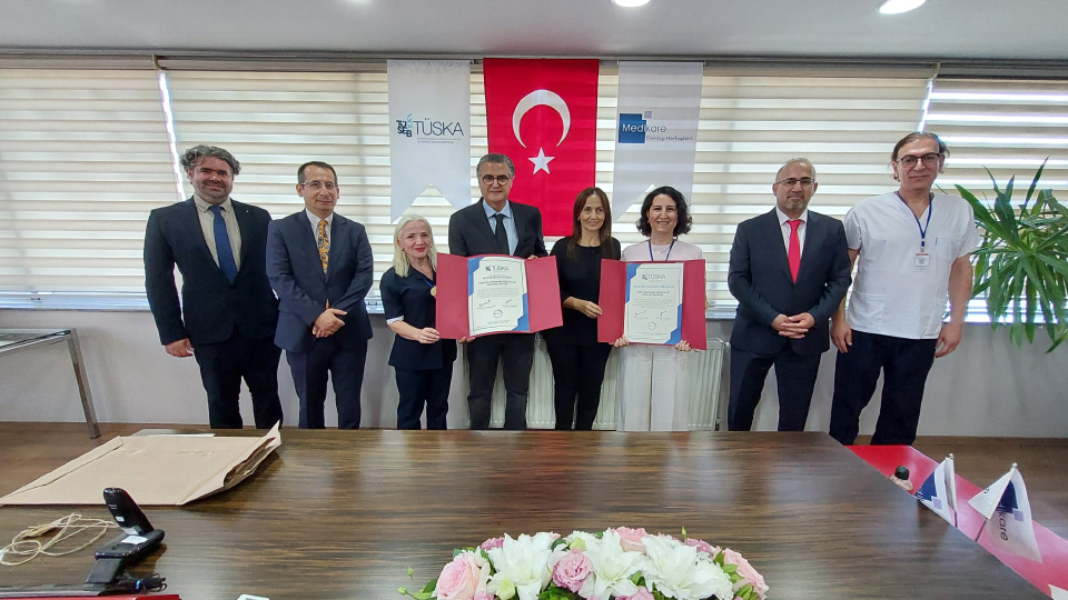 Accreditation Certificate Presented to Medikare Bağcılar Dialysis Center, Türkiye’s First TÜSKA-Accredited Dialysis Center
