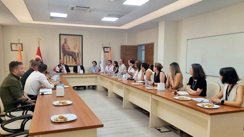 Dokuz Eylül Üniversitesi Araştırma ve Uygulama Hastanesi’nde Akreditasyon Bilgilendirme Çalışması Gerçekleştirildi