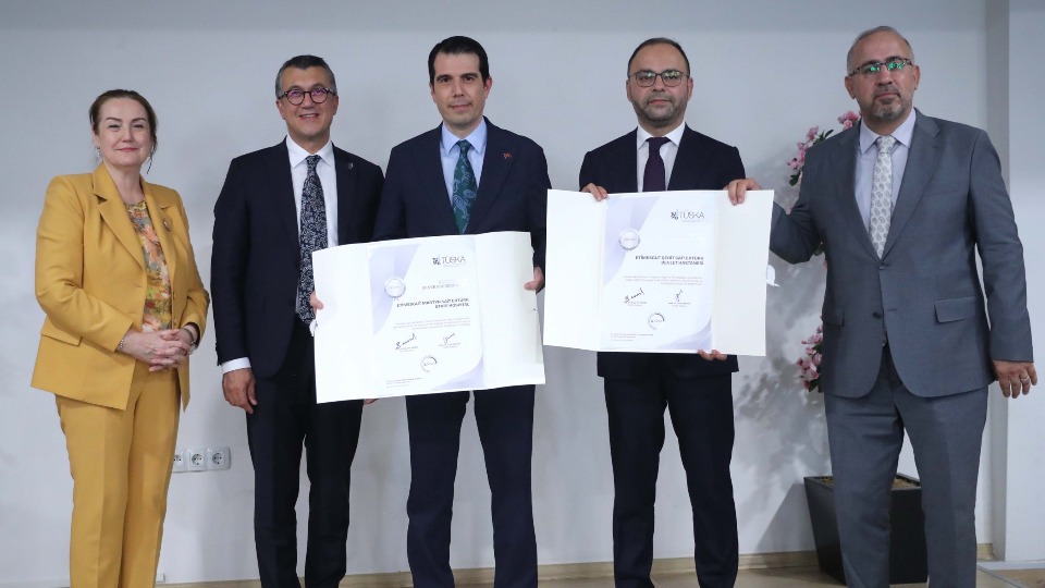 Etimesgut Şehit Sait Ertürk Devlet Hastanesi’ne TÜSKA Gümüş Akreditasyon Belgesi Takdim Edildi