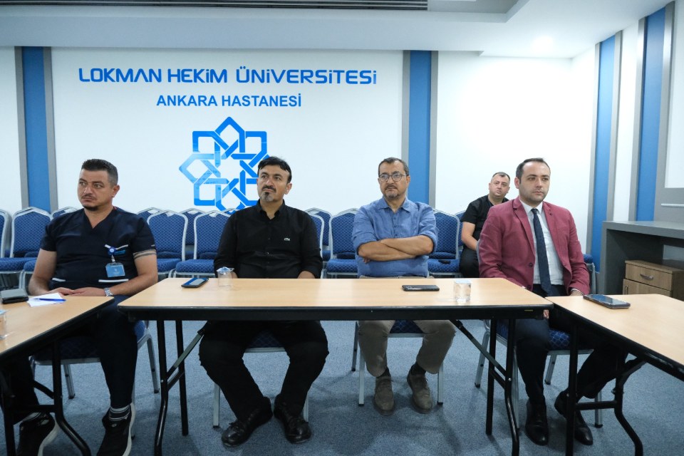Lokman Hekim Üniversitesi Sağlık Uygulama ve Araştırma Merkezi’nde Akreditasyon Eğitimi Gerçekleştirildi - görsel 9