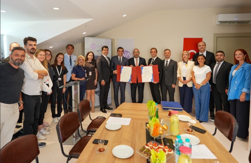 Özel Vanity Cerrahi Tıp Merkezi’ne TÜSKA Akreditasyon Belgesi Takdim Edildi - görsel 2