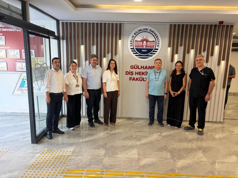 Sağlık Bilimleri Üniversitesi Gülhane Diş Hekimliği Sağlık Uygulama Araştırma Merkezi’nde Akreditasyon Bilgilendirme Çalışması Gerçekleştirildi - görsel 1