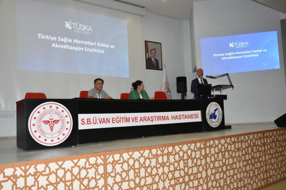 Sağlık Bilimleri Üniversitesi Van Eğitim ve Araştırma Hastanesi’nde Akreditasyon Eğitimi Gerçekleştirildi