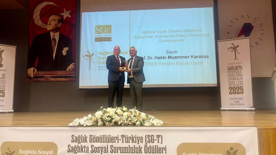  TÜYZE Başkanı, “Yılın Sağlıkta Sosyal Sorumluluk Ödülü”ne Layık Görüldü